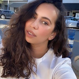 Meet your Posher, Liana